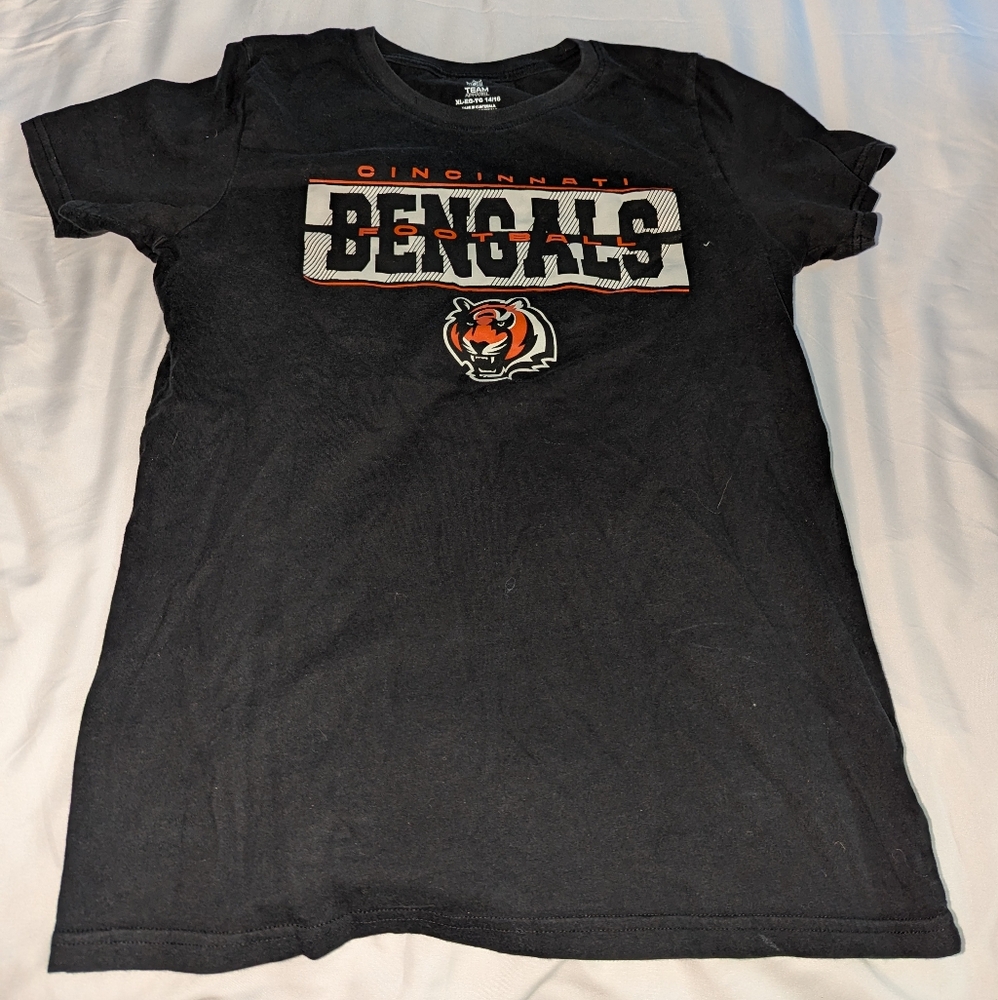 NFL Team Apparel Youth XLā Cincinnati Bengals Short Sleeve Black T-Shirt